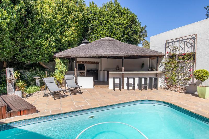 3 Bedroom Property for Sale in Constantia Western Cape